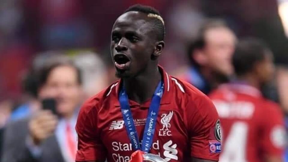 Jeden zo strojcov zisku majstrovskej trofeje Sadio Mane motivuje fanúšikov, že tu sa cesta