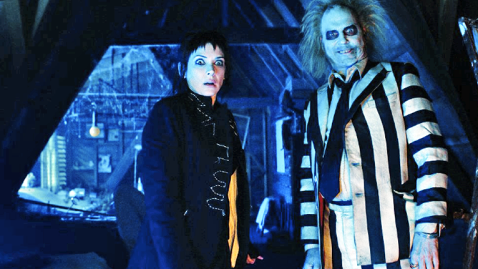 Winona Ryder a Michael Keaton v novinke Beetlejuice Beetlejuice.