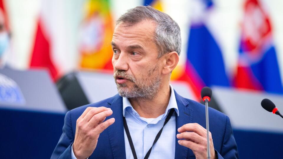 Europoslanec Robert Hajšel