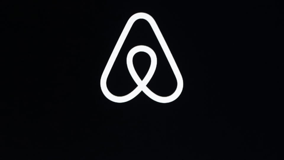 USA EÚ CURIA Airbnb regulácia