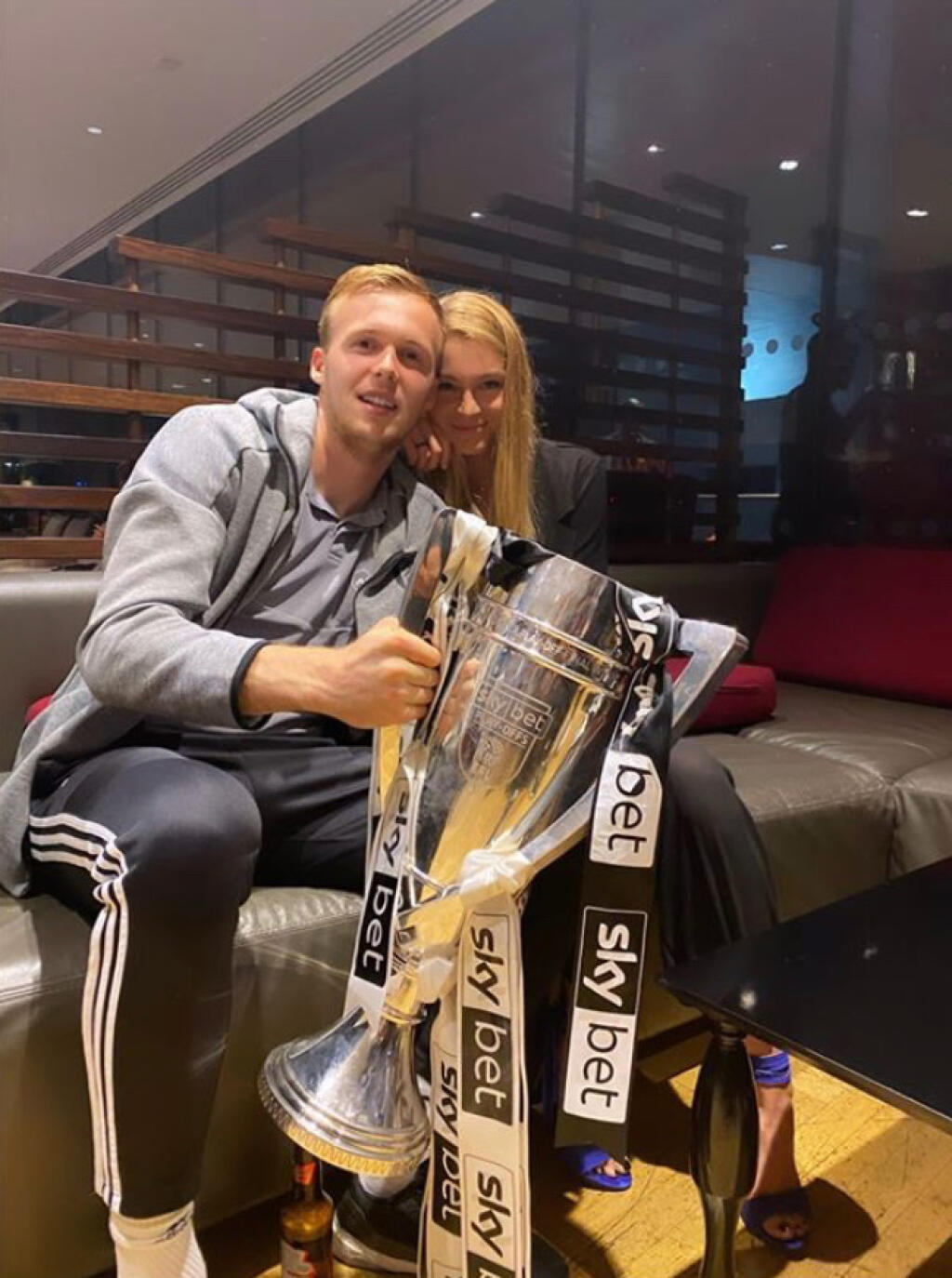 Marek Rodák oslavoval postup do Premier League aj so svojou priateľkou Noémi.