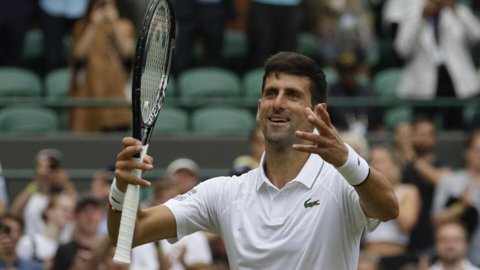 "Nole" postúpil medzi elitnú wimbledonskú osmičku jedenástykrát v kariére a vyrovnal zápis svojho bývalého trénera Beckera.