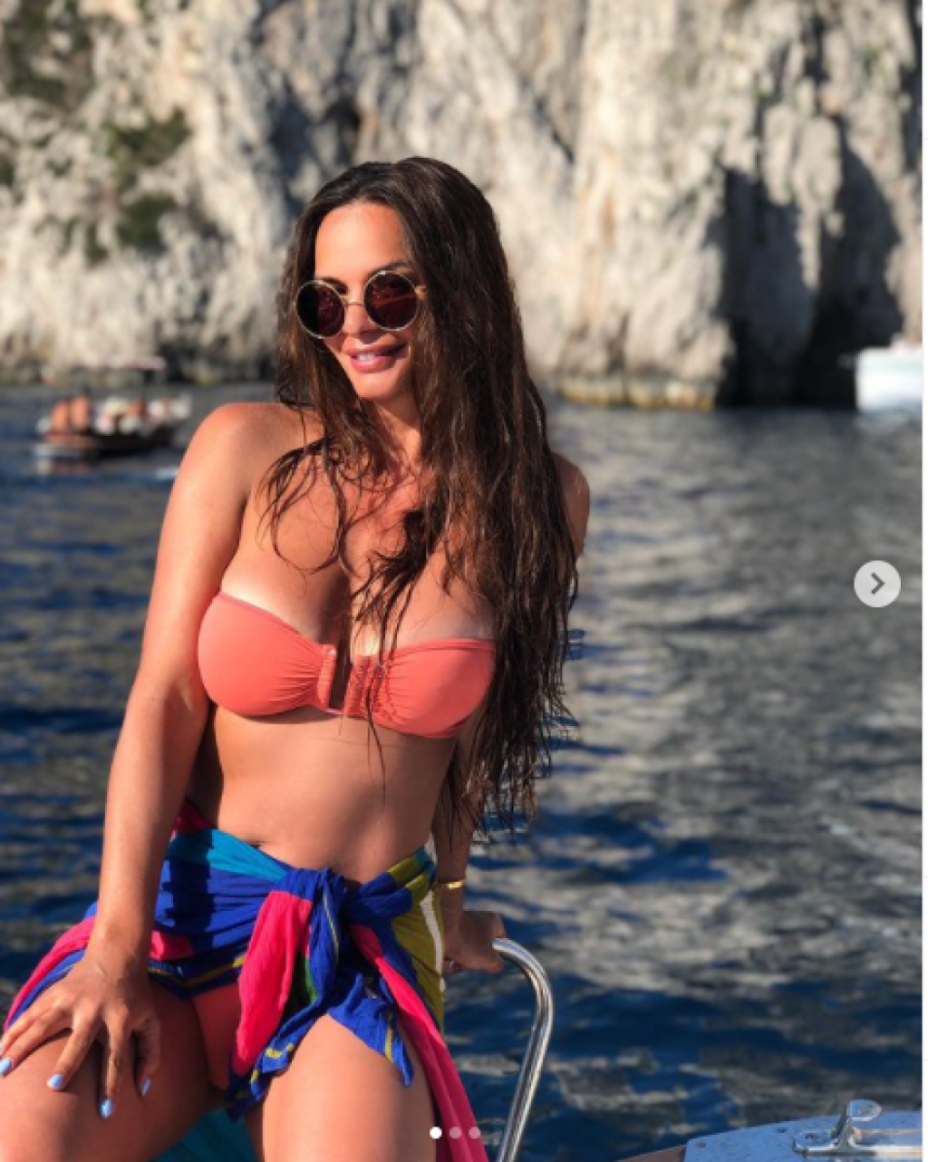 Andrea Heringhová ružových plavkách dráždi mužov.