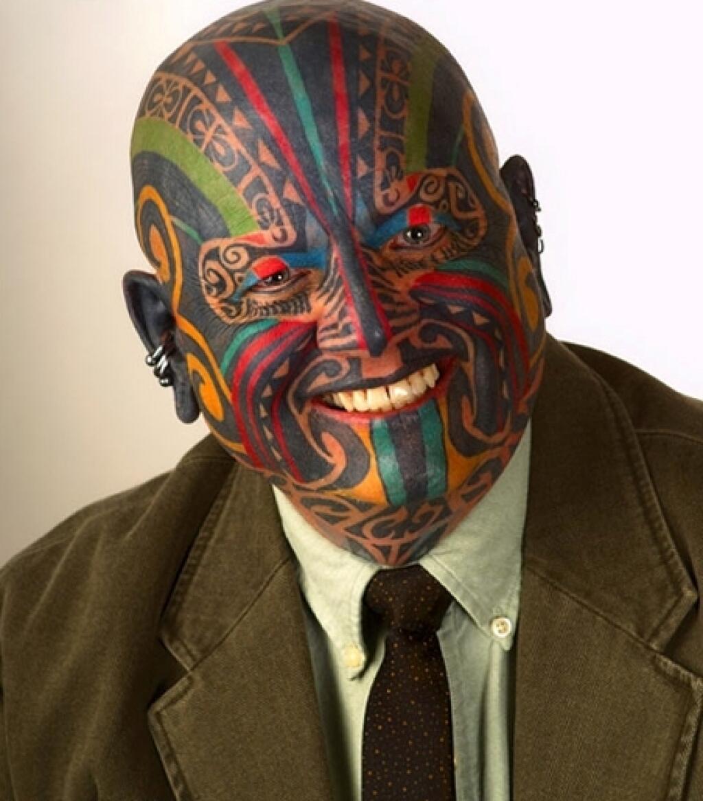 татуированное лицо