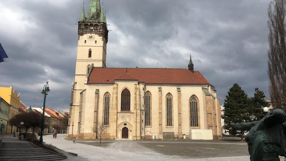 Vyľudnené centrum Prešova.