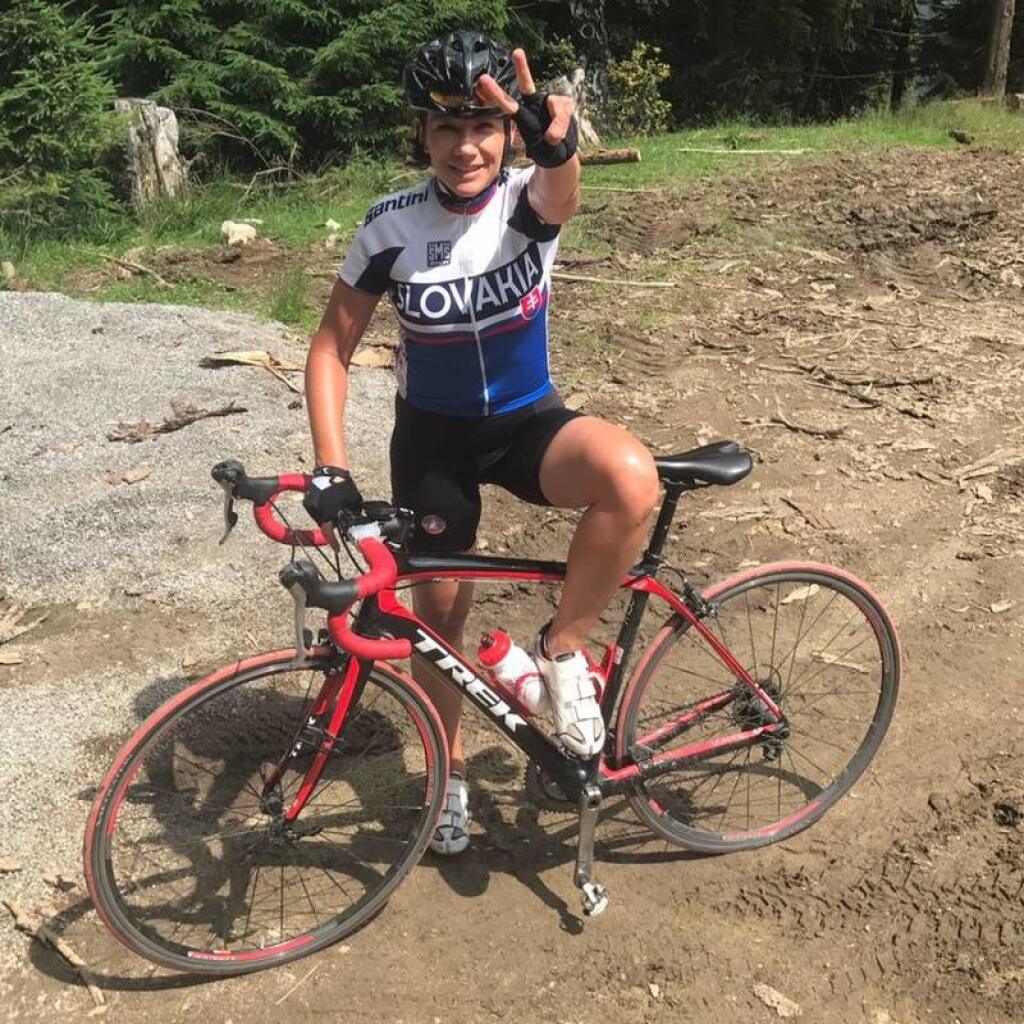 Lucia Ďuriš Nicholsonová je vášnivá cyklistka.