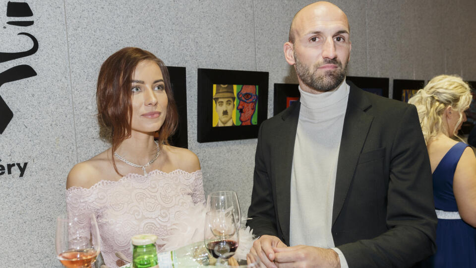 Na snímke počas párty po skončení priameho prenosu z galavečera OTO 2019. Na snímke Róbert Vittek s priateľkou.