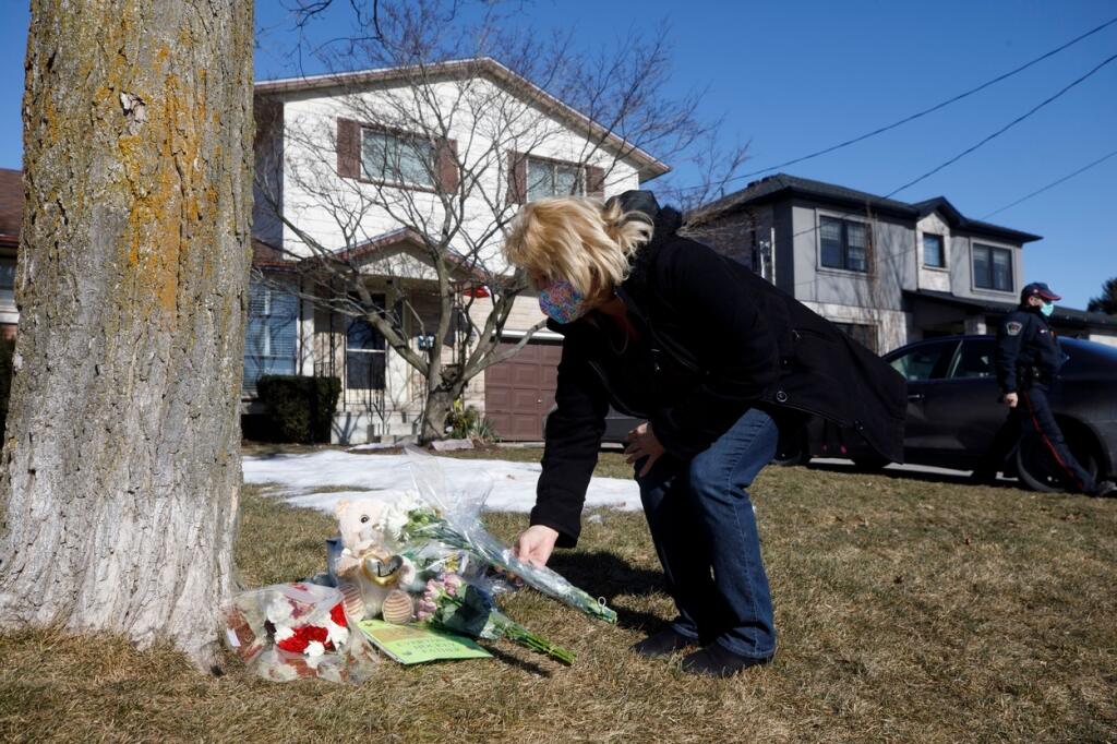 Wayne Gretzky pochoval otca Waltery vkanadskom Brantforde.