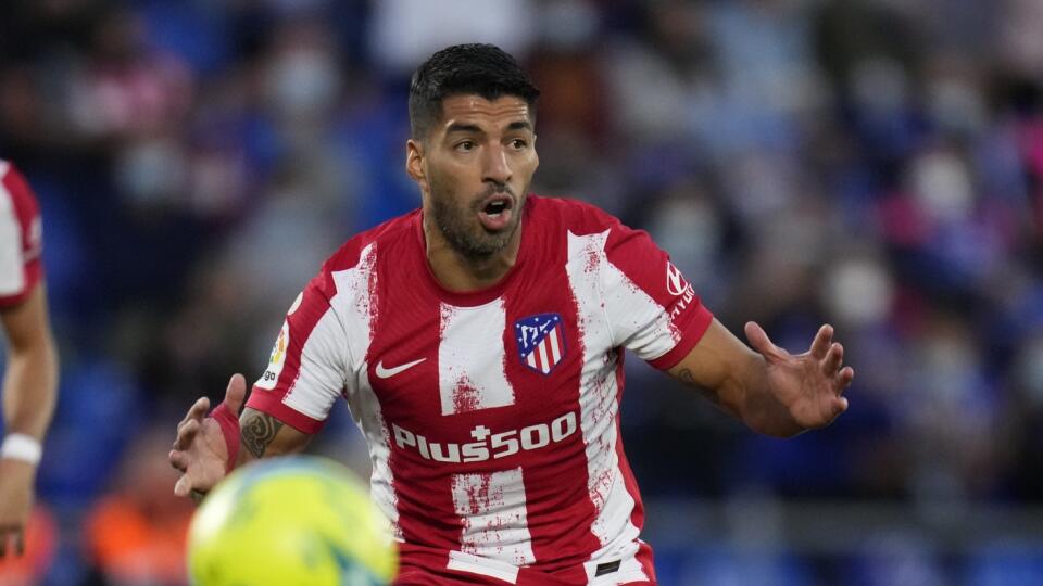 EBE 29 Getafe - Na snímke hráč Atletica Luis Suarez v zápase  6. kola španielskej La Ligy vo futbale Getafe CF - Atletico Madrid v Getafe 21. septembra 2021. FOTO TASR/AP


Atletico Madrid's Luis Suarez reacts during the Spanish La Liga soccer match between Getafe and Atletico Madrid at the Coliseum Alfonso Perez stadium in Getafe, outskirts of Madrid, Spain, Tuesday, Sept. 21, 2021. (AP Photo/Manu Fernandez)