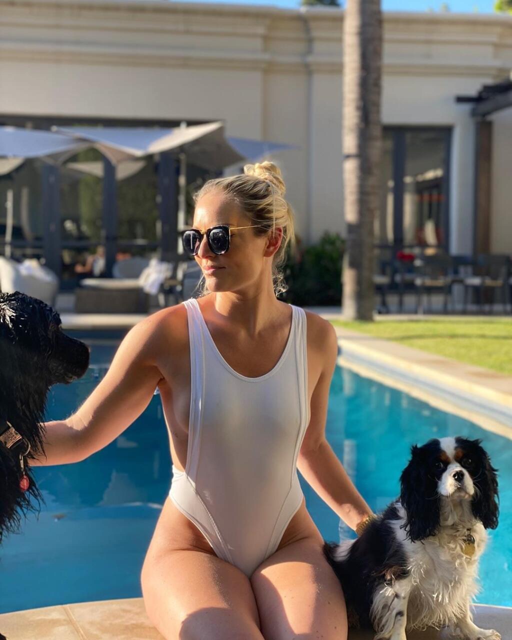 Lindsey Vonnová dráždi aj na športovom dôchodku. V takýchto sexi plavkách vyrazila na pláž.