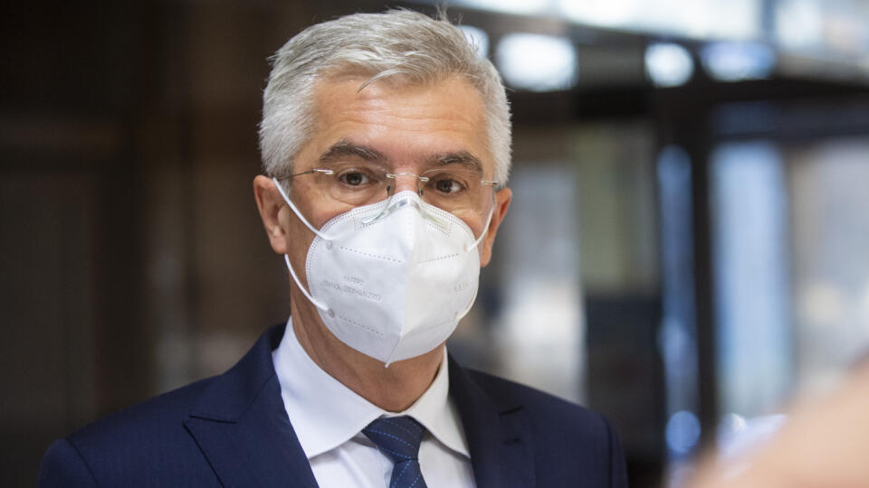Na snímke minister zahraničných vecí a európskych záležitostí SR Ivan Korčok (nominant SaS) prichádza na 83. rokovanie vlády SR v stredu 3. marca 2021 v Bratislave. FOTO TASR - Jakub Kotian