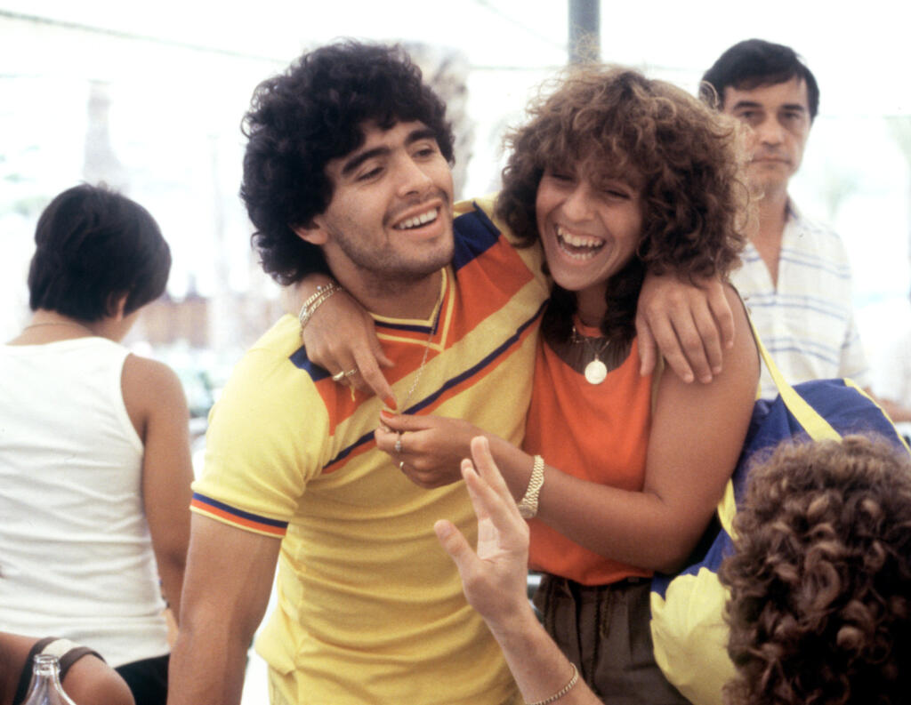 V roku 1982 Maradona s budúcou manželkou Claudiou len randil.