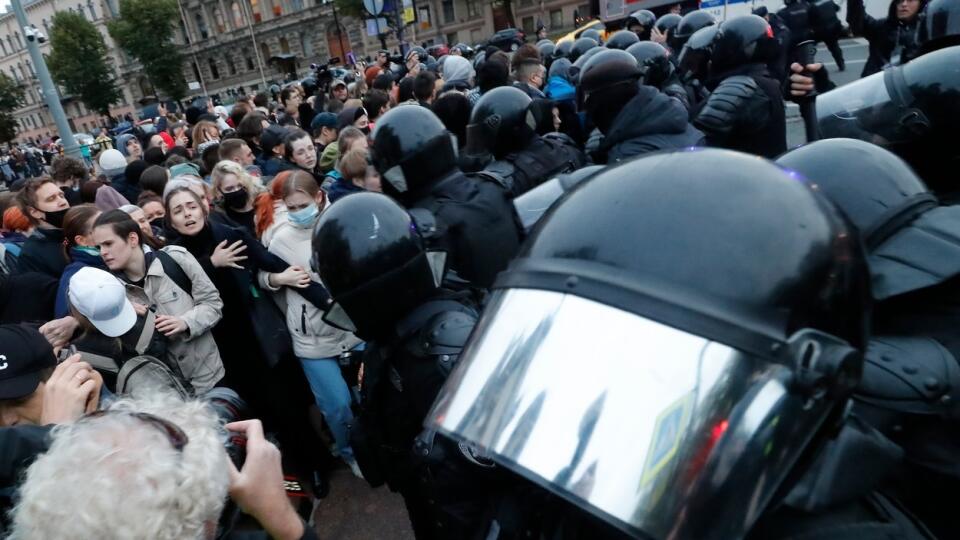 Vyhlásenie čiastočnej mobilizácie v Rusku vyvolalo búrlivé protesty obyvateľstva. Ide o najväčšie protesty od začiatku ruskej ofenzívy na Ukrajine.