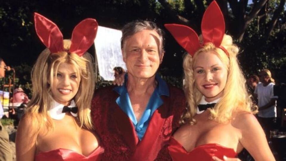 Hugh Hefner a zajačikovia.