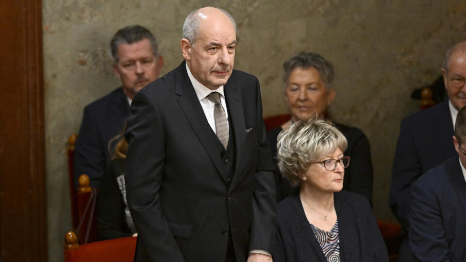 Tamás Sulyok, šéf maďarského ústavného súdu, stojí pred parlamentným hlasovaním o jeho zvolení za prezidenta.