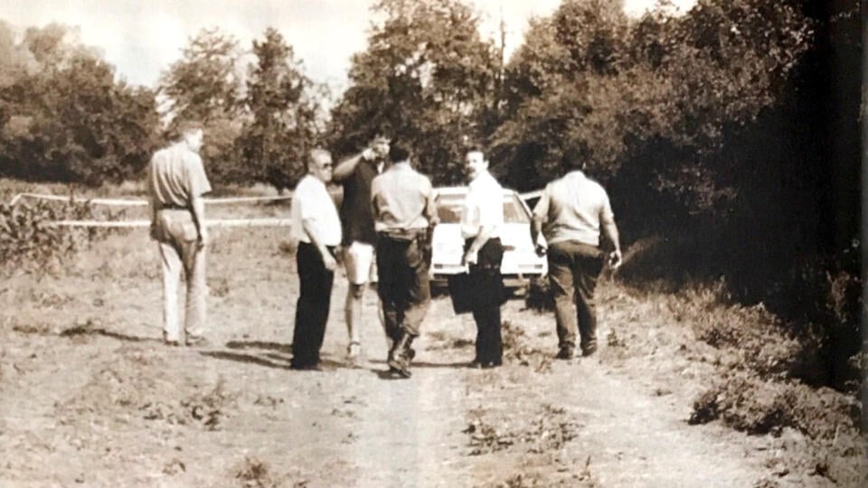 Vyšetrovanie: Pred rokmi mali policajti kvôli vražde pohotovosť, neskôr sa ukázalo, že na mieste vraždy niektorí pochybili. Na usvedčenie vraha chýbali a chýbajú dôkazy.