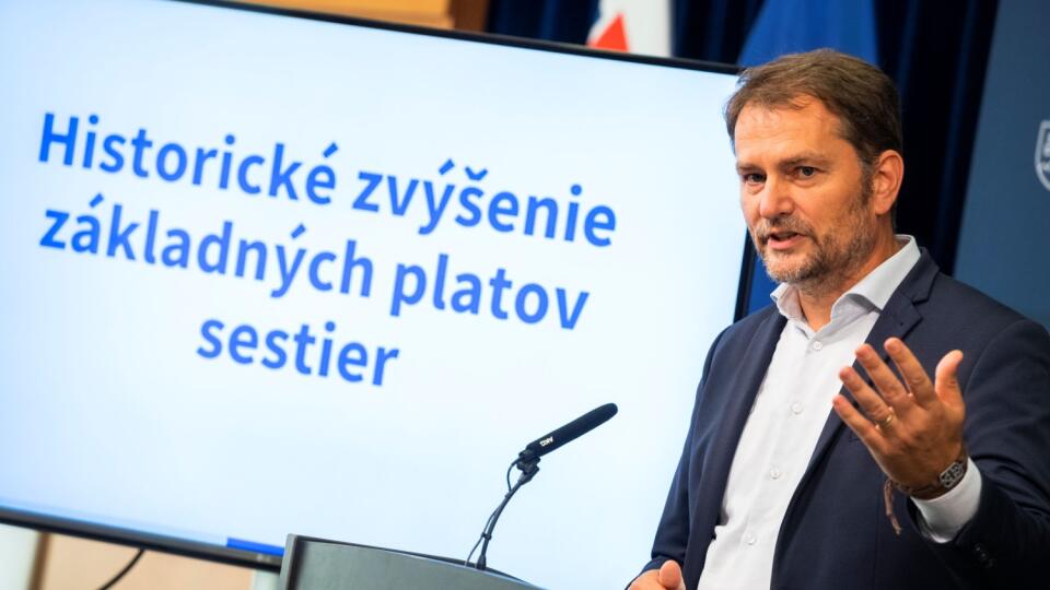Na snímke podpredseda vlády a minister financií SR Igor Matovič (OĽaNO) počas tlačovej konferencie k navýšeniu základných platov zdravotných sestier v Bratislave vo štvrtok 18. augusta 2022. FOTO *** Local Caption *** portrét šírka velkoplošná obrazovka historické navýšenie platov