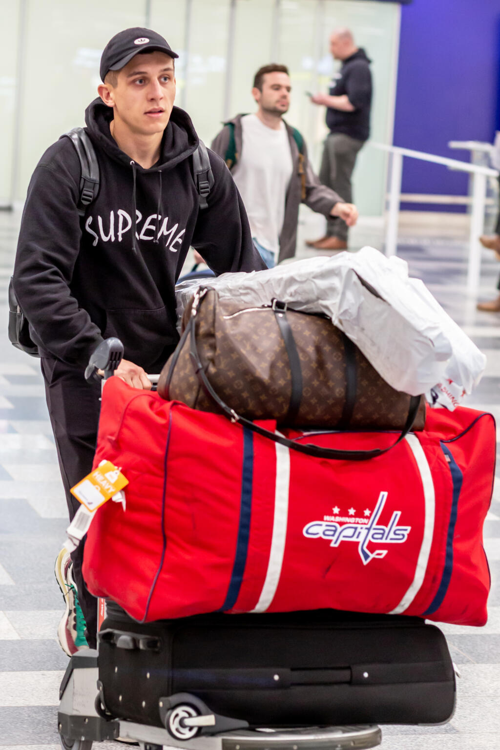 Na snímke je Martin Fehérváry, hokejový obranca tímu Washington Capitals, ktorý prišiel posilniť slovenskú reprezentáciu na 85. MS 2022 v Helsinkách.