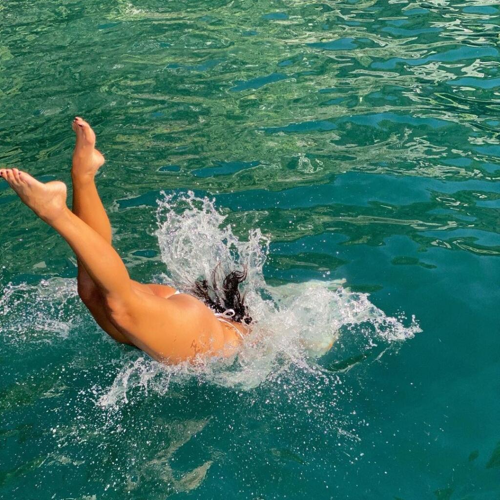 Nicole Scherzinger pred lockdownom v Británii, kde žije, najprv utiekla do USA a potom kade-tade do sveta. Počas najväčšej pandémie koronavírusu lietala azda viac než britské aerolinky a pendlovala medzi Karibikom, Portugalskom, USA, Mexikom a Gréckom.