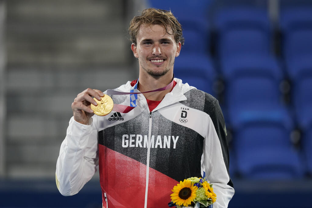 Zverevovi sa aj napriek problémom v súkromí darí na kurtoch výborne, čo demonštroval zlatou medailou na olympiáde v Tokiu.
