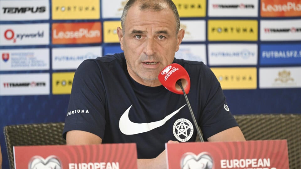 Na snímke tréner slovenskej futbalovej reprezentácie Francesco Calzona počas tlačovej konferencie pred kvalifikačným stretnutím na EURO 24 s Lichtenštajnskom 10. septembra 2023 v Senci. FOTO TASR - Pavel Neubauer






