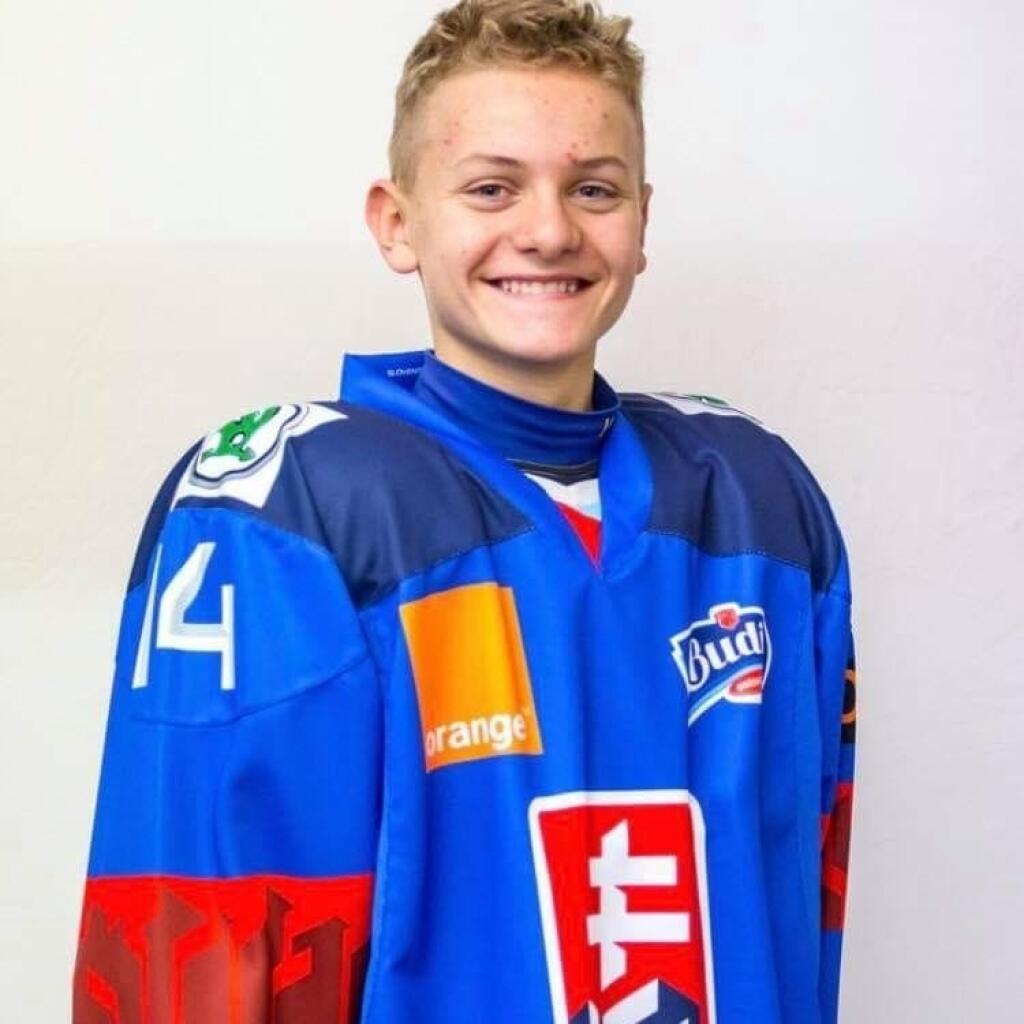 Adam Sýkora v drese mládežníckej reprezentácie SR.