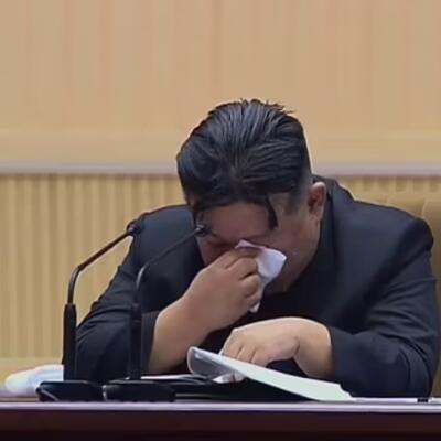 Neuveriteľné FOTO: Diktátor Kim Čong-un PLAKAL pred tisíckami žien, aha, o čo ich prosil