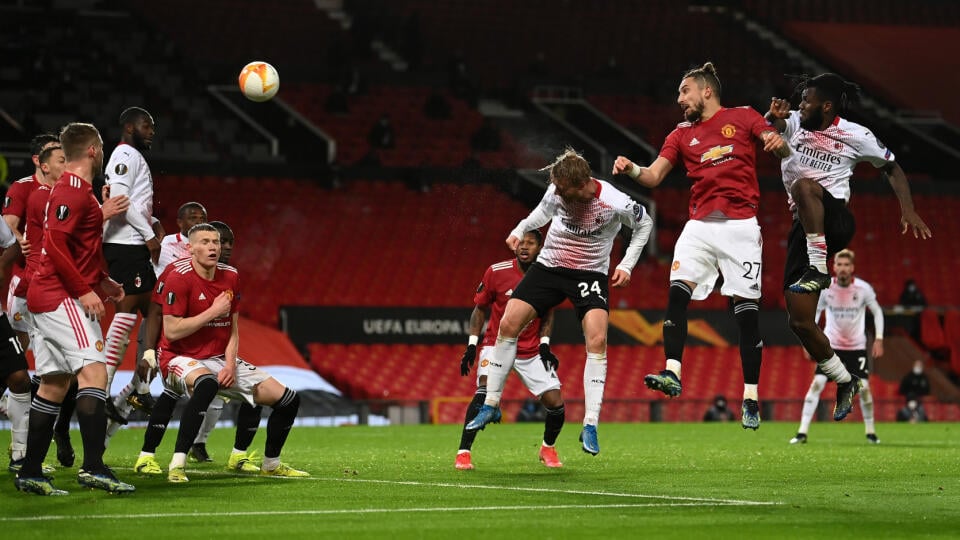 Futbalisti Manchestru United remizovali v úvodnom osemfinálovom súboji Európskej ligy UEFA s milánskym AC 1:1.