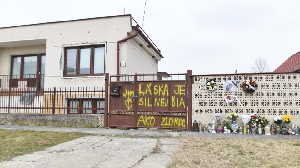 Okolie Kuciakovho domu je opäť uzavreté policajnými páskami.