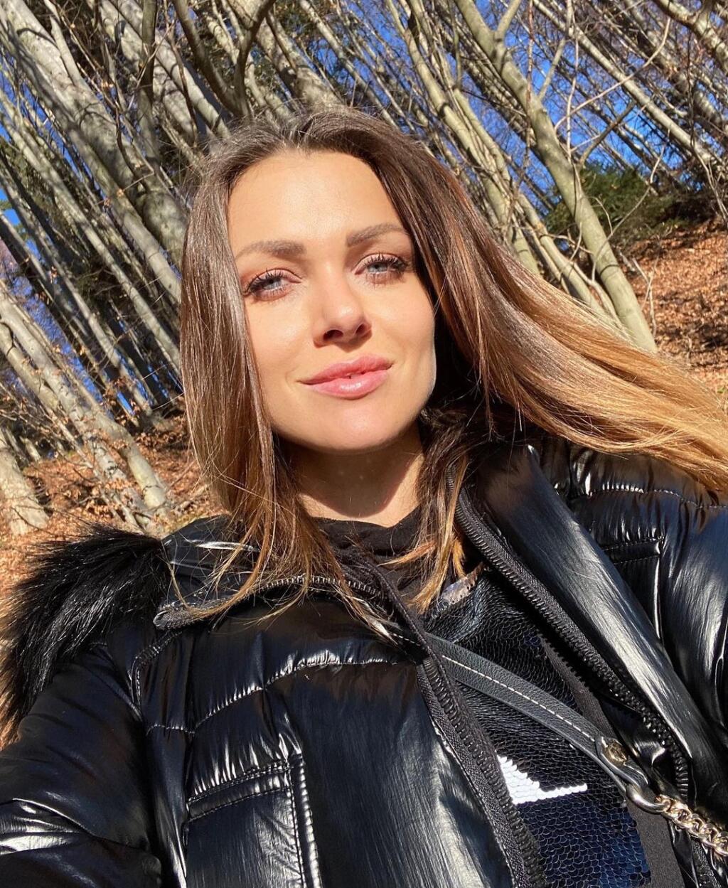 Martina Schindlerová počas vychádzky do prírody.
