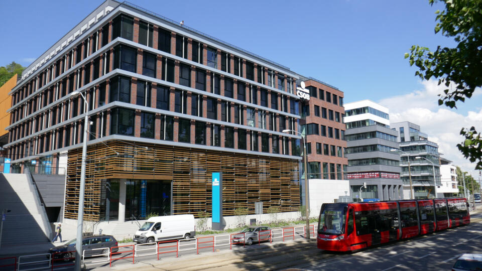 ČSOB sa nasťahovala do Zuckermandlu, pozrite sa do novej centrály - Finančná skupina zaberie takmer polovicu kancelárskej plochy novej štvrte pri Dunaji