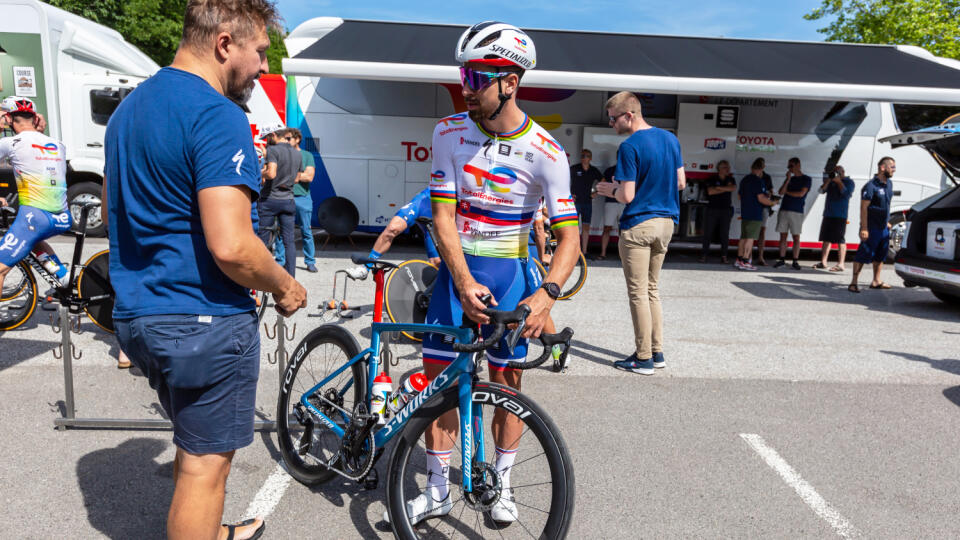 Na snímke je slovenský cyklista Peter Sagan pred tréningom v meste Kodaň. S tímom Total Energie bude pretekať na 109. ročníku Tour de France. 