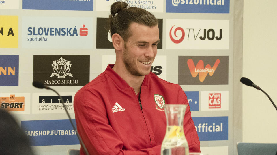 Gareth Bale na tlačovej konferencii