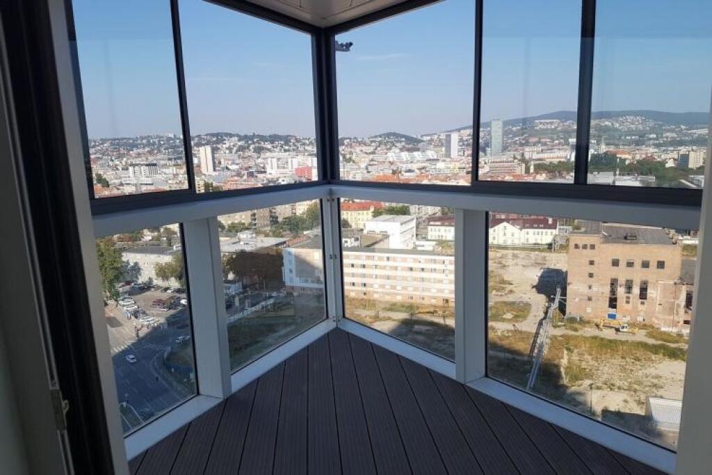 Panorama City: Rušné bývanie vo výškach