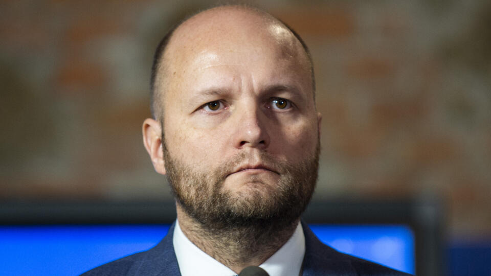 Na snímke dočasne poverený minister obrany SR Jaroslav Naď (OĽaNO) počas tlačovej konferencie na tému Rok vojny Ruska na Ukrajine 16. februára 2023 v Bratislave. FOTO TASR - Jakub Kotian