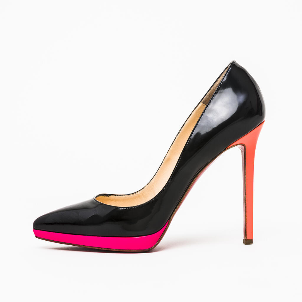 Tieto Louboutinky v prekrásnej kombinácii neóniek, si budete môcť už onedlho vydražiť. EVA Charity Bazaar štartuje už 1. decembra! www.evacharitybazaar.sk