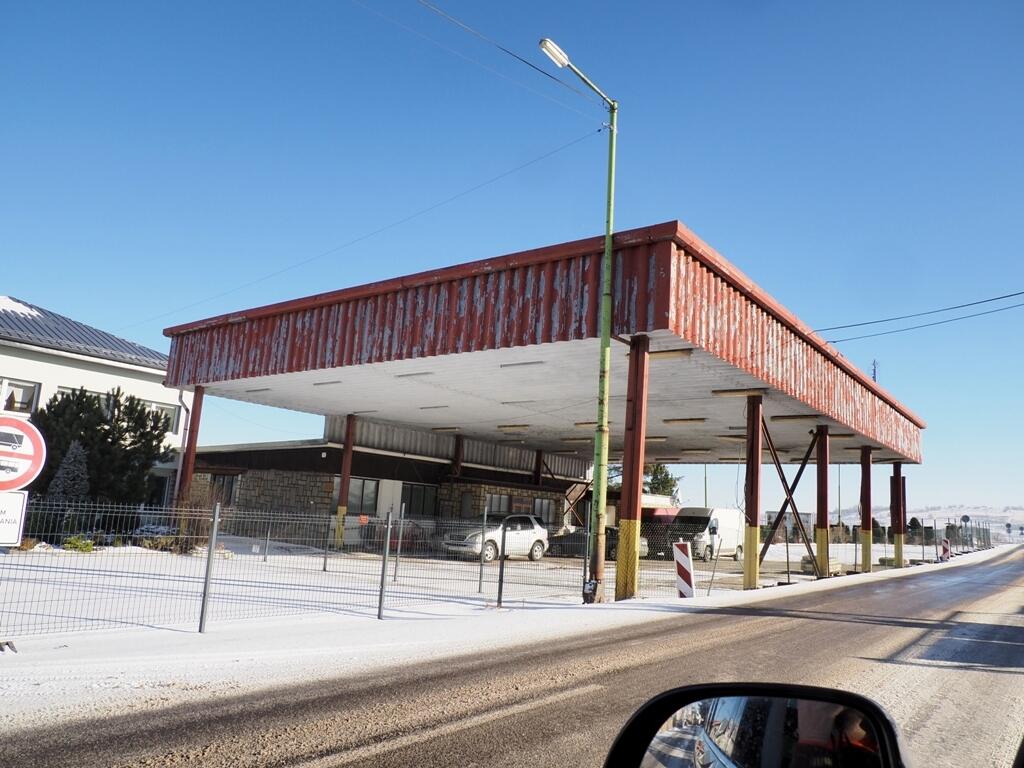 Krajina s približne 38 miliónmi obyvateľov doteraz hlásila viac ako 102 tisíc úmrtí, tu akoby žiadna pandémia nikdy neexistovala.