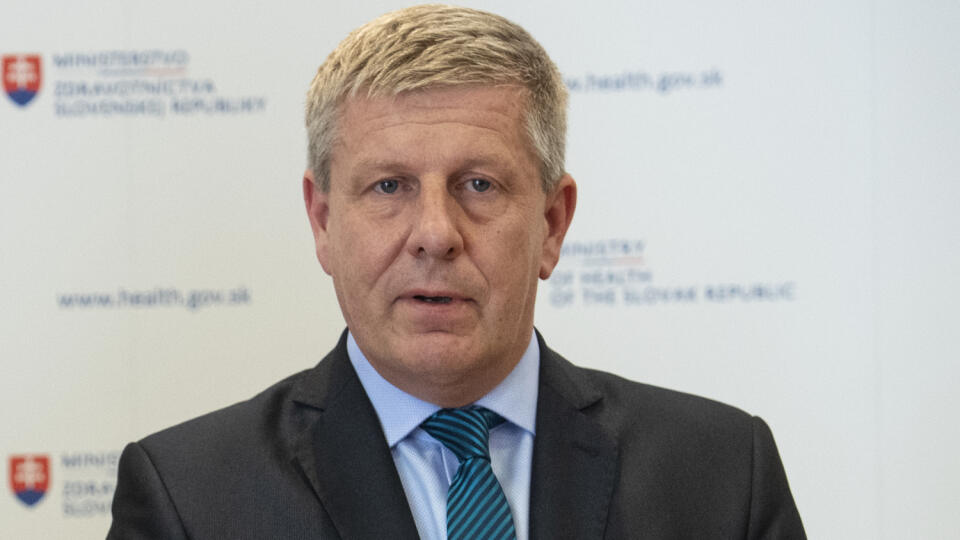 Na snímke minister zdravotníctva SR Vladimír Lengvarský (nominant OĽANO) počas tlačovej konferencie po rokovaní s českým rezortným partnerom Vlastimilom Válekom 2. mája 2022 v Bratislave. FOTO TASR - Pavel Neubauer