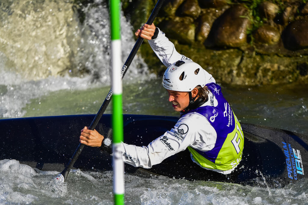 Na snímke Maximilián Galovič počas rozjazdu K1 mužov na majstrovstvách sveta vo vodnom slalome v Areáli vodných športov Divoká voda v bratislavskom Čunove v sobotu 25. septembra 2021. FOTO TASR - Jaroslav Novák