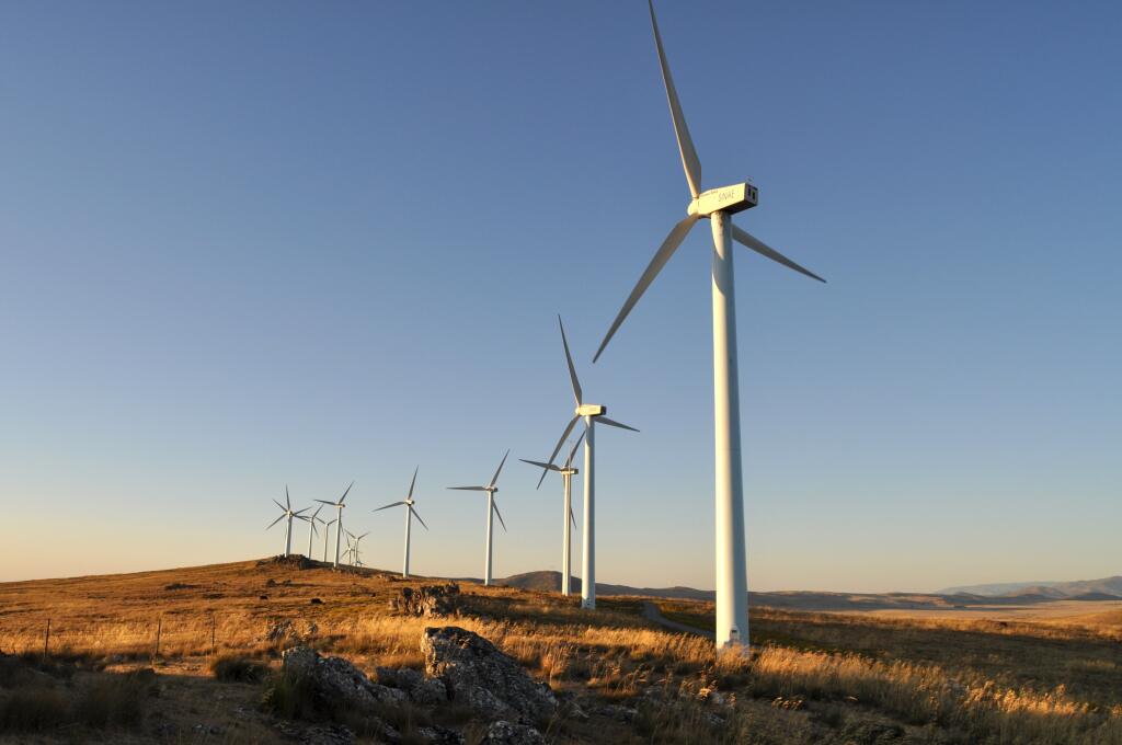 španielska veterná farma elektrina obnovite¾né zdroje alternatíva ekologická výroba elektrická energia životné prostredie ekológia veterný park generátor veterná turbína vrtule Španielsko 