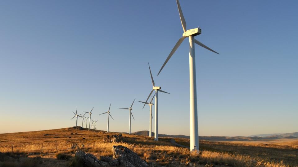 španielska veterná farma elektrina obnovite¾né zdroje alternatíva ekologická výroba elektrická energia životné prostredie ekológia veterný park generátor veterná turbína vrtule Španielsko
