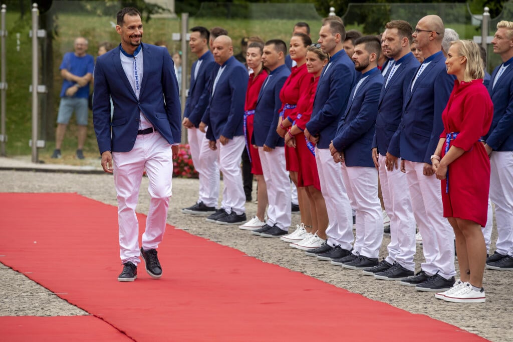 Slovenskí oympionici skladajú prisahu do rúk prezidentky Zuzany Čaputovej pred odletom do Tokia.