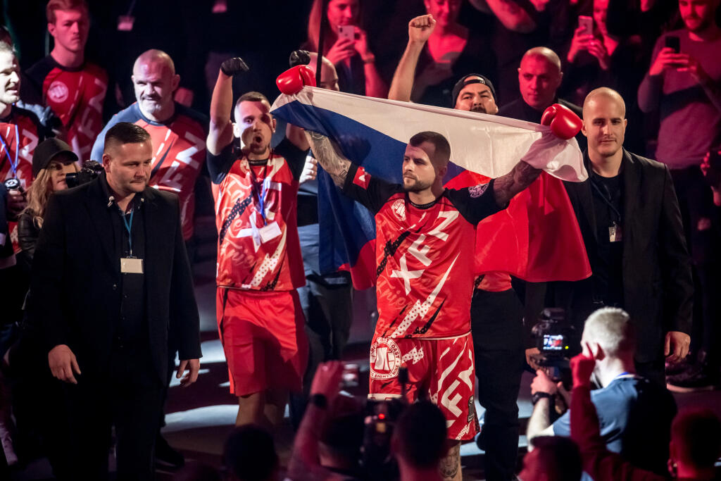 FOTO Rytmus má za sebou boxerský zápas! Takto ste ho ešte nevideli: Zaliaty krvou a totálne na dne!