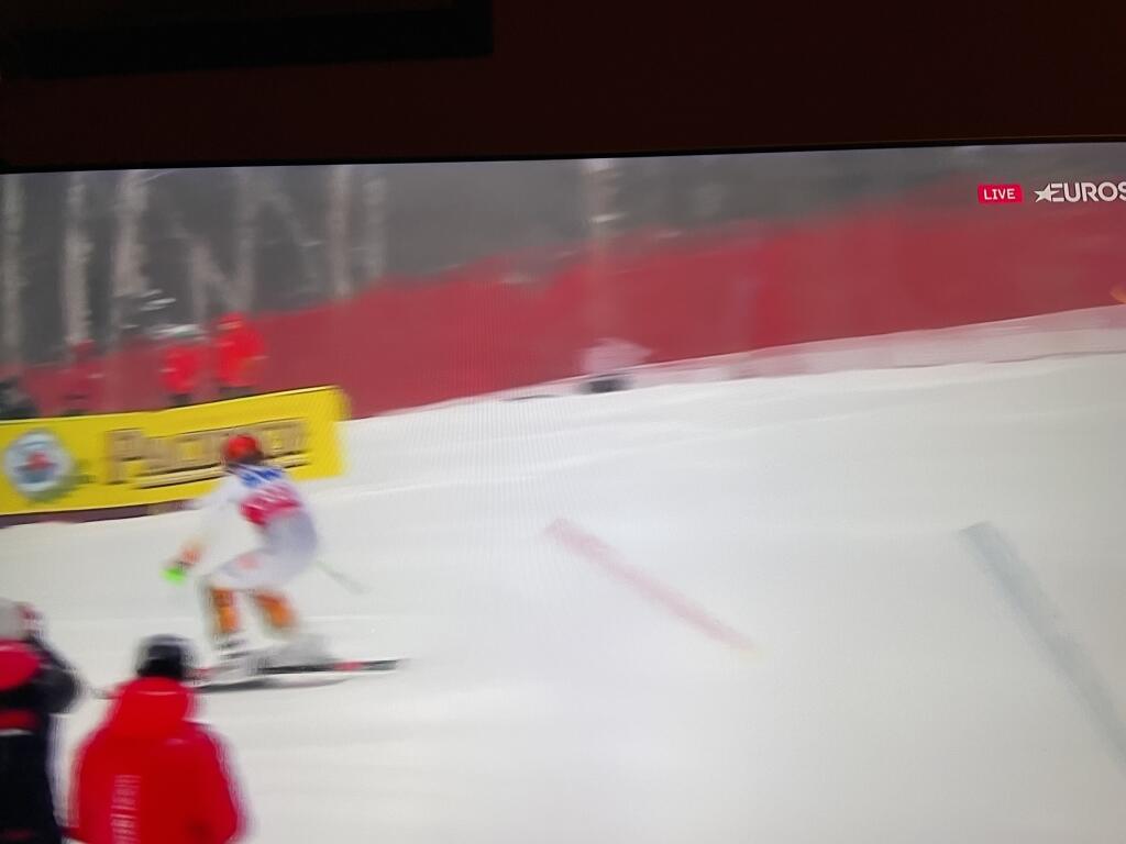 Vlhová napriek obrovskej chybe v pretekoch pokračovala a prišla na druhom mieste za Amričankou Shiffrinovou.