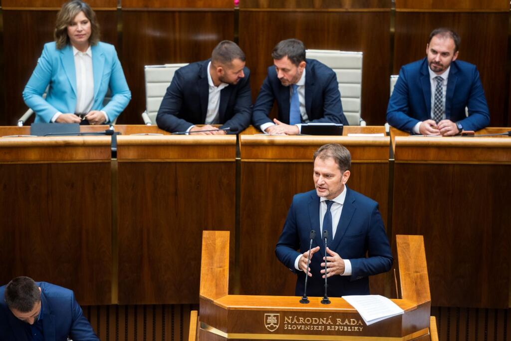 Na snímke zľava Remišová, Krajčír, Heger a Šipoš počas schôdze NRSR o odvolaní ministra financií Igora Matoviča v Bratislave 28. septembra 2022.
