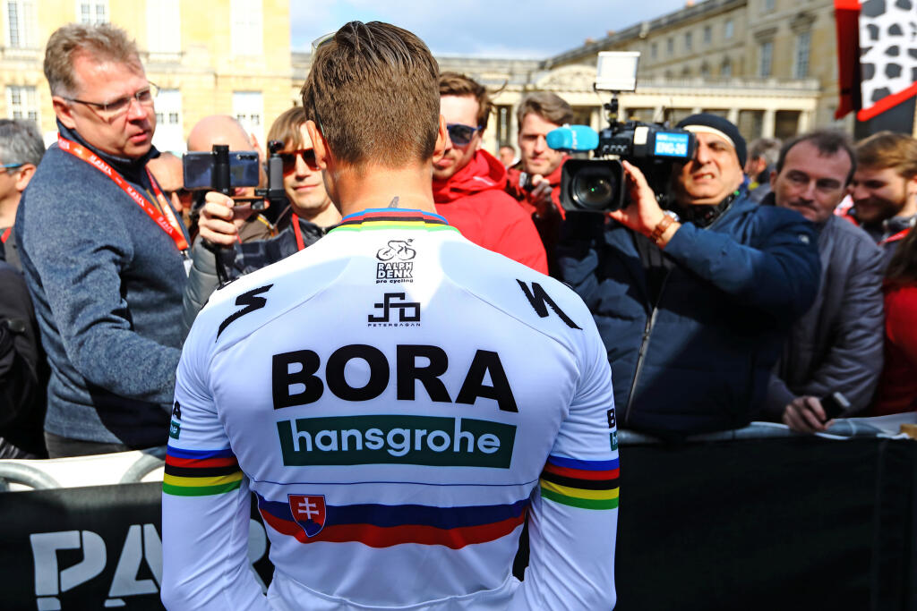 Na snímke prezentácia tímov pred 117. ročníkom cyklistických pretekov Paríž Roubaix.