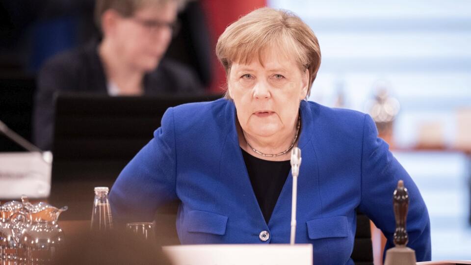 EBE 25 Berlín - Na snímke nemecká kancelárka Angela Merkelová (CDU) počas rokovania spolkovej vlády v Berlíne 13. mája 2020. FOTO TASR/AP
Chancellor Angela Merkel attends the meeting of the Federal Cabinet in the Federal Chancellery in Berlin, Germany, Wednesday, May 13, 2020. (Kay Nietfeld/dpa via AP)