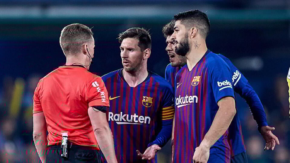 Futbalisti FC Barcelona remizovali v utorkovom stretnutí 30. kola španielskej La Ligy na pôde Villarrealu 4:4.