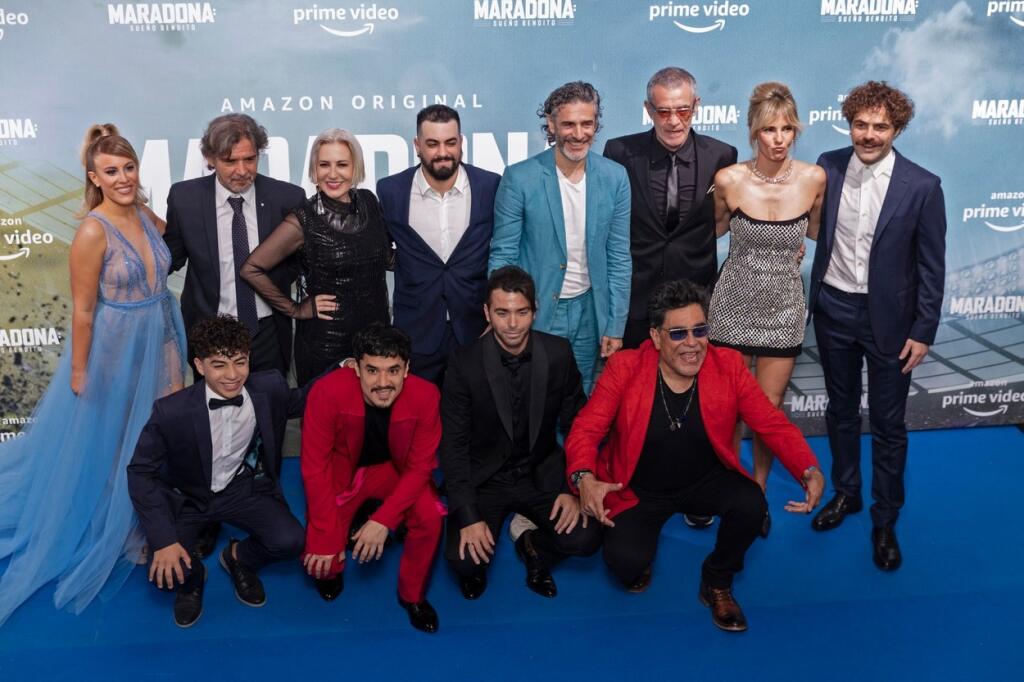 Herecké osadenstvo dokumentu na premiére.