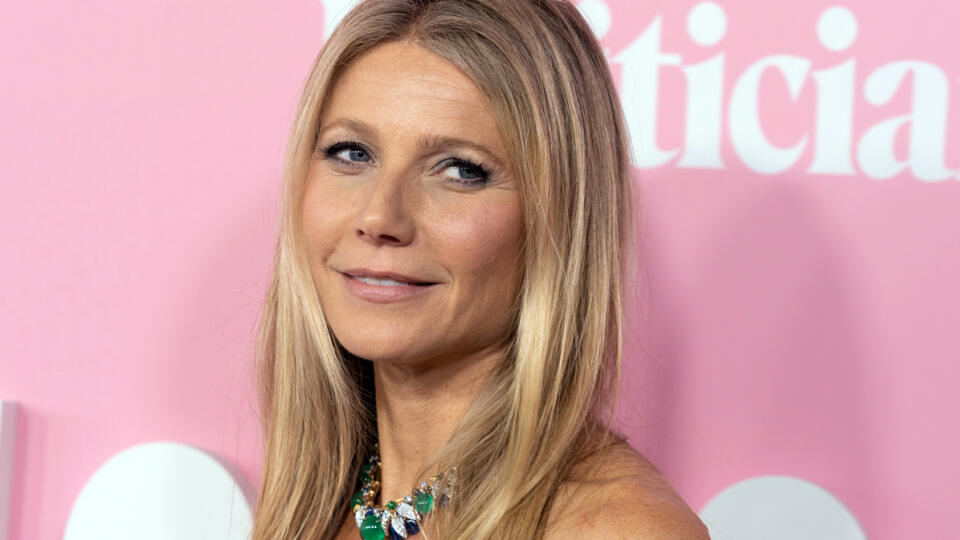 Gwyneth Paltrow na med a hlavne ten manukový nedá dopustiť...